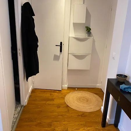 Un Nid Douillet- Parking Prive-residence Fermee-45m2 Apartment